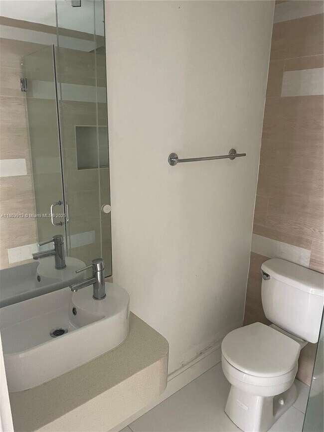 Photo - 3155 NE 184th St Unit 8105