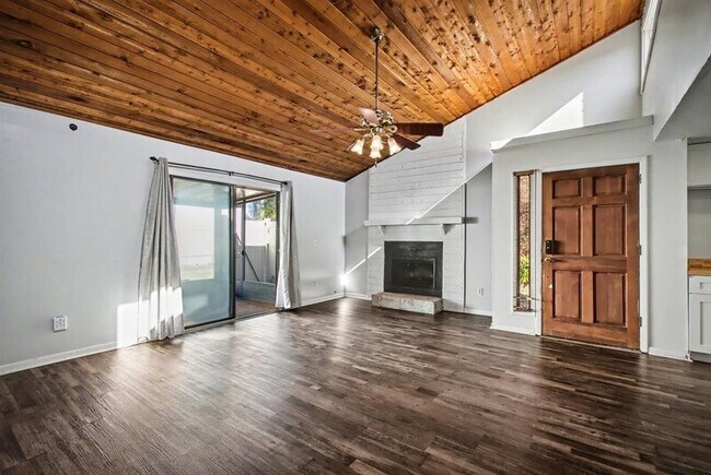 Photo - 569 Arcadia Dr