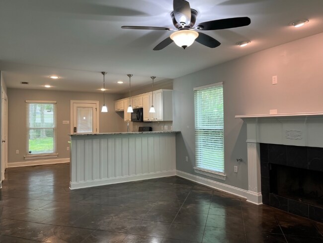 Photo - 71187 Sanders St