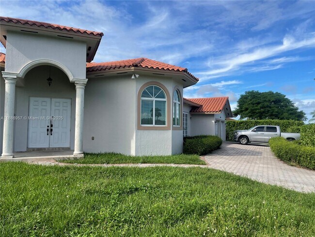 Photo - 14700 SW 174th St
