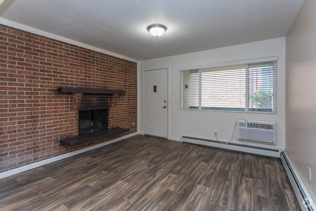 2 habitaciones, 1 baño renovado - 763 pies cuadrados - The Grove