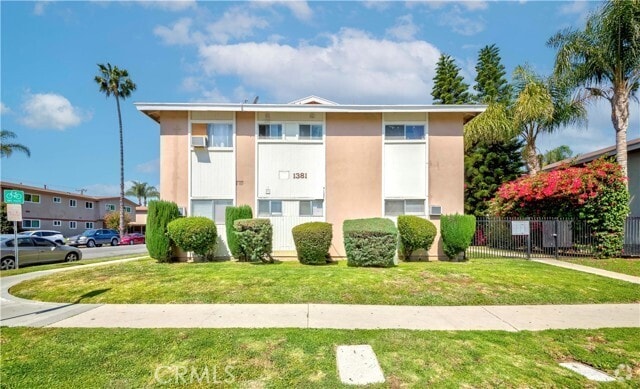Building Photo - 1381 Burwood St Rental