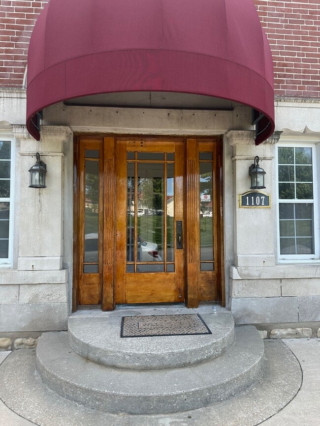 1107 W Main St Unit 10