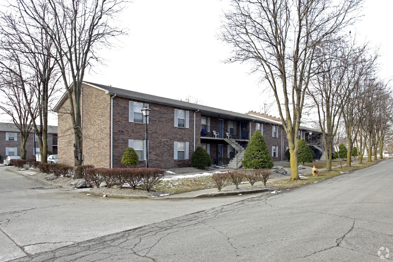 Manor Hall Apartments - Manor Hall Apartments