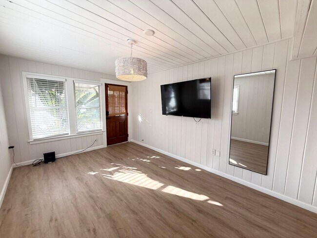 Photo - Charming Beachside Rental!