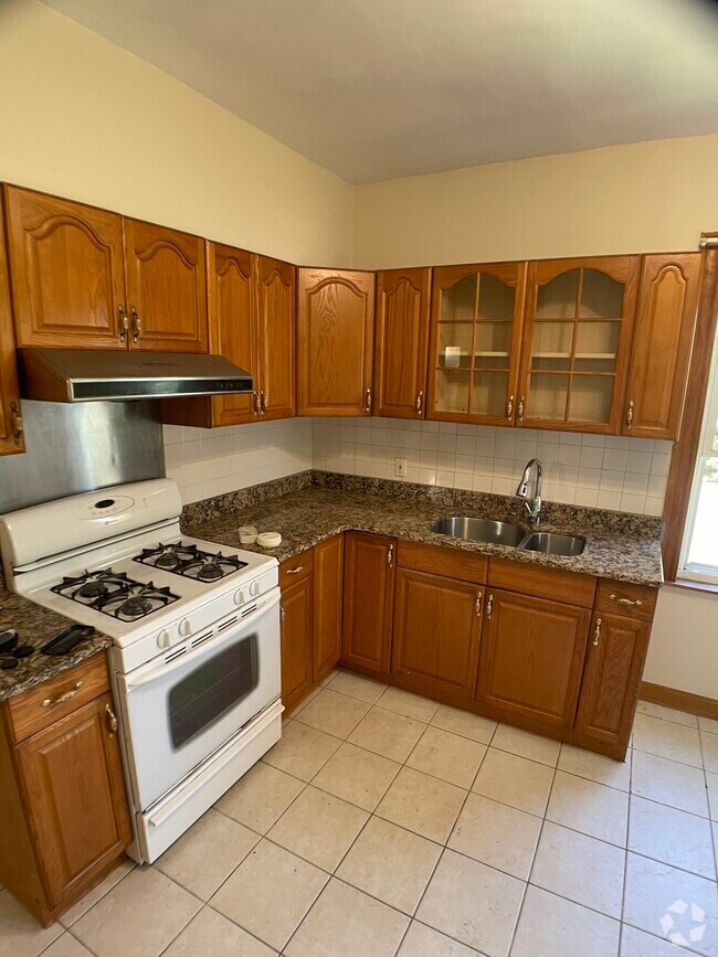 Building Photo - 23 Harrison St Unit 1 Rental