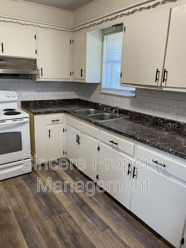 Photo - 2013 N College Ave