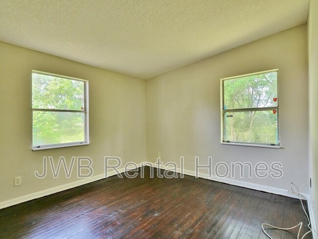 Photo - 4225 Homer Rd N