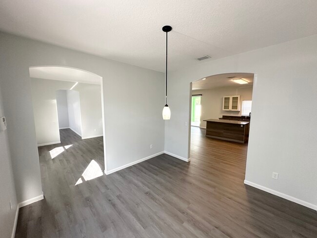 Photo - 15 Zephyr Lily Pl