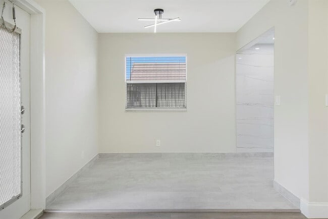 Photo - 268 Saxony Cir Unit 268