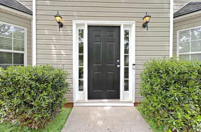 Photo - 5983 Hitt Lake Trail