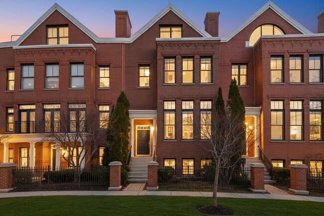 Building Photo - 1891 Admiral Ct