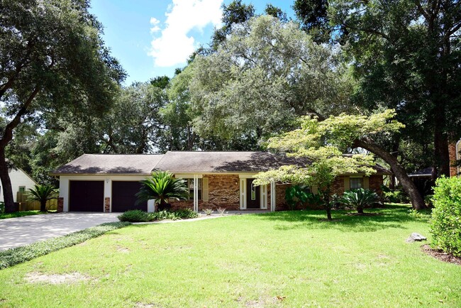 72 E Kathy Ln