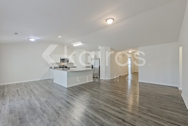 Photo - 1164 Silvertrace Dr