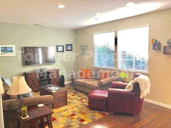 Photo - Very nice 4 bed, 2.5 bath, 1,885 sqft duet home in Concord available January 30th for lease!