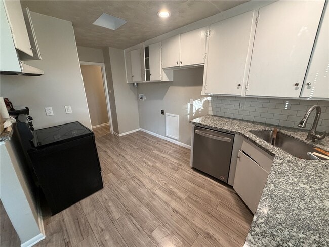 Photo - 7626 Rhobell St