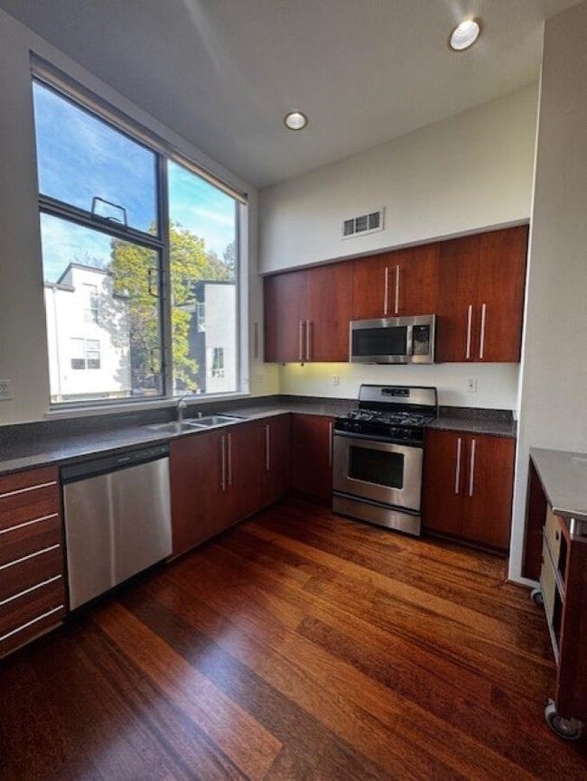 Photo - 42 Iron Horse Ln