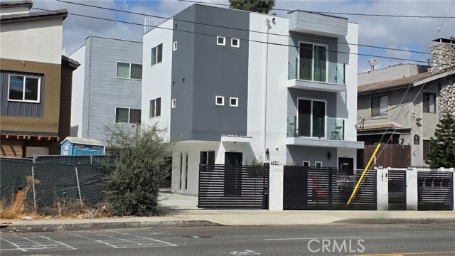 Photo - 6845 Haskell Ave