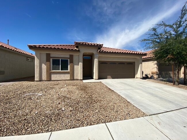 Building Photo - Spacious Single Story 3- Bedroom Home!