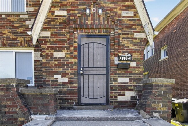 Photo - 3825 Waverly St