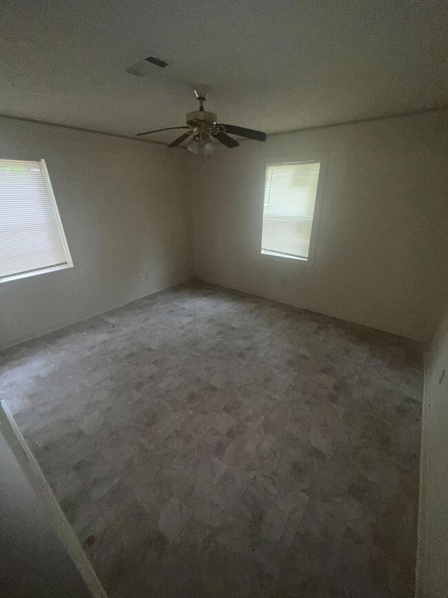 Photo - Nice 4 Bed 1.5 Bath in North Jackson