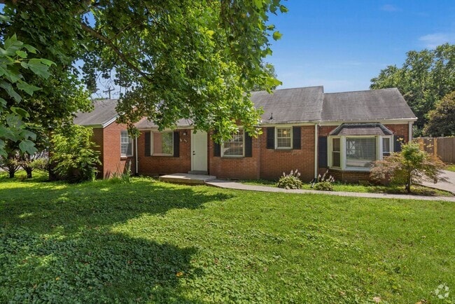 Building Photo - 1001 Horseshoe Dr Rental