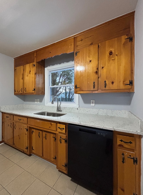 Photo - 2219 S Whitehill Dr