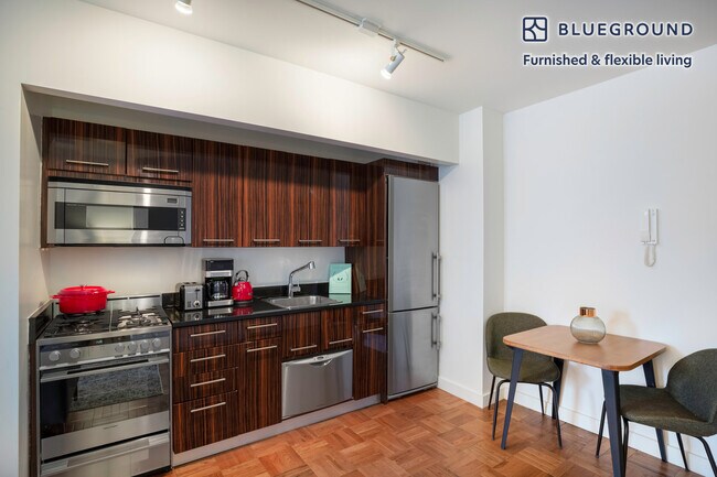 Photo - 67 Wall St Unit FL20-ID271