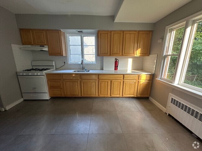 Building Photo - 68 Clark St Rental