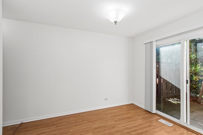 Photo - 2122 Rugen Rd