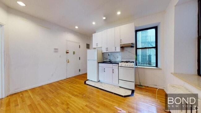 Building Photo - 104 Second Avenue Unit 3 Rental