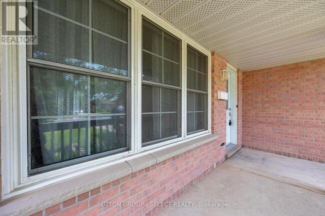 Photo - 1144 Aldersbrook Rd