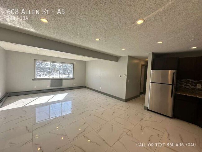 Photo - 608 Allen St Unit A5