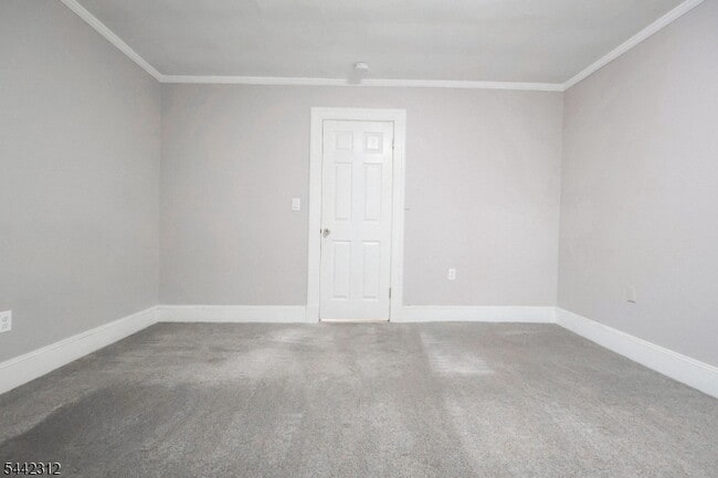 17 Hazelwood Ave