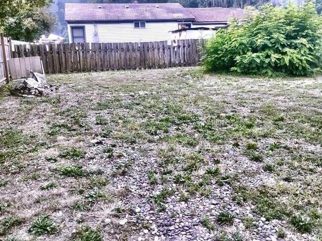 Photo - 10560 US-12