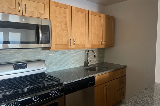 Photo - 222 W 14th St