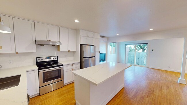 Building Photo - 117-119 Altena St Unit 117