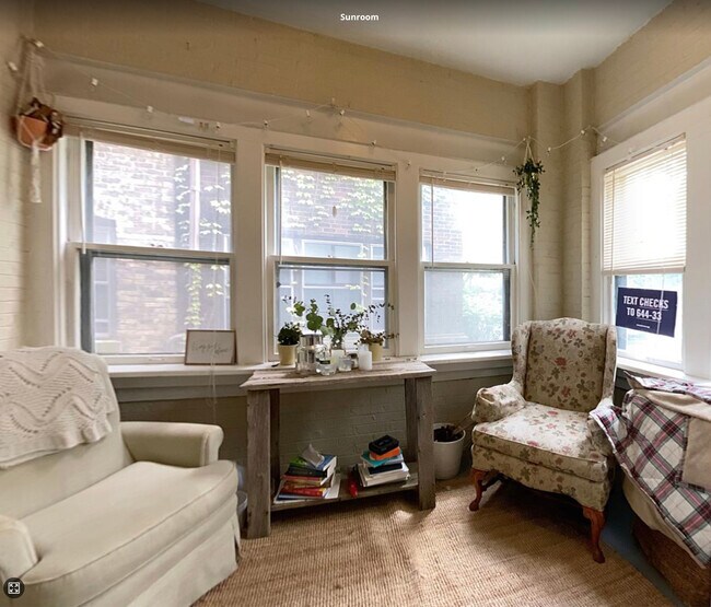 Photo - $2025-Huge 3 Bd/1 Ba with Heat **HALF OFF ...