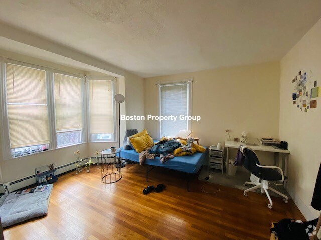 Building Photo - 74 Chester St Unit 2 Rental