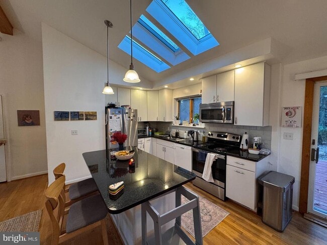 Photo - 6313 Walhonding Rd