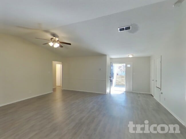 Photo - 820 Oak Grove Ln