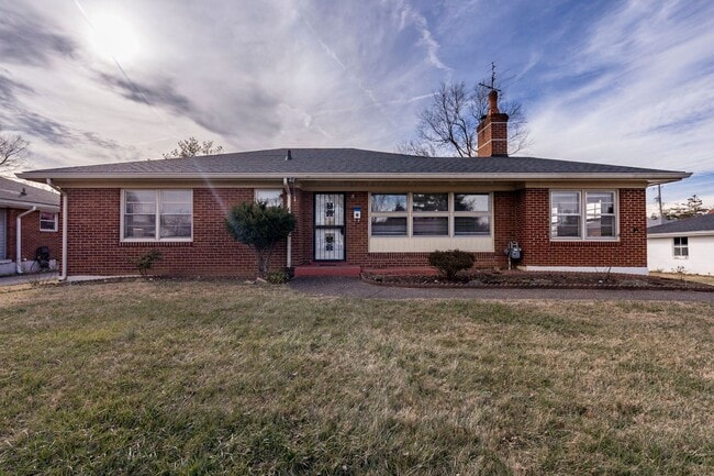 Building Photo - 3706 Chevy Chase Rd