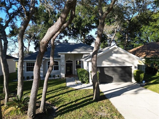 Photo - 2560 Tall Maple Loop