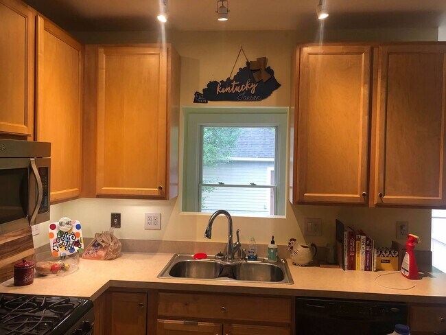 Photo - 5105 E North St