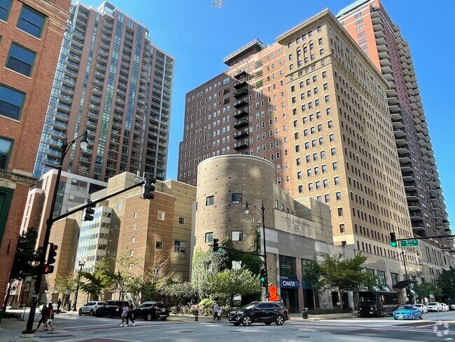 Building Photo - 40 E 9th St Unit 1801 Rental