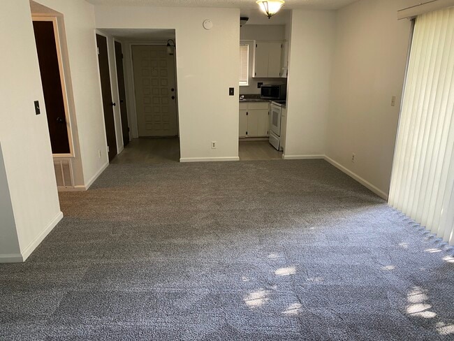 Building Photo - 2950 Marconi Ave Unit #206 Rental