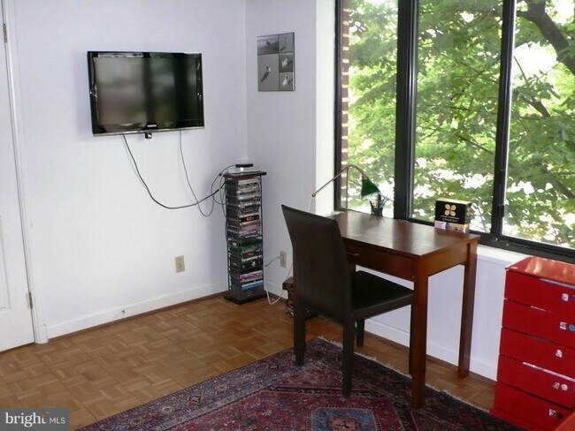 Photo - 1077 30th St NW Unidad 504