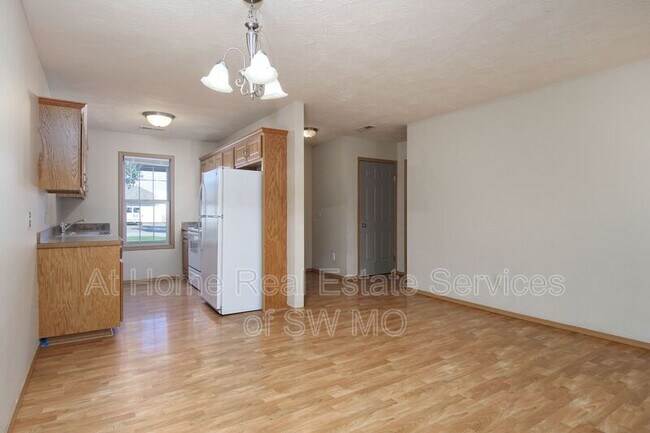 Photo - 1128 N Westwood Ave