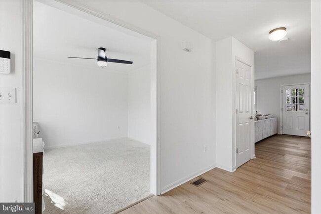 Photo - 9502 Cameo St