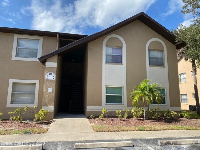Building Photo - 210 Spring Dr Unit 7 Rental